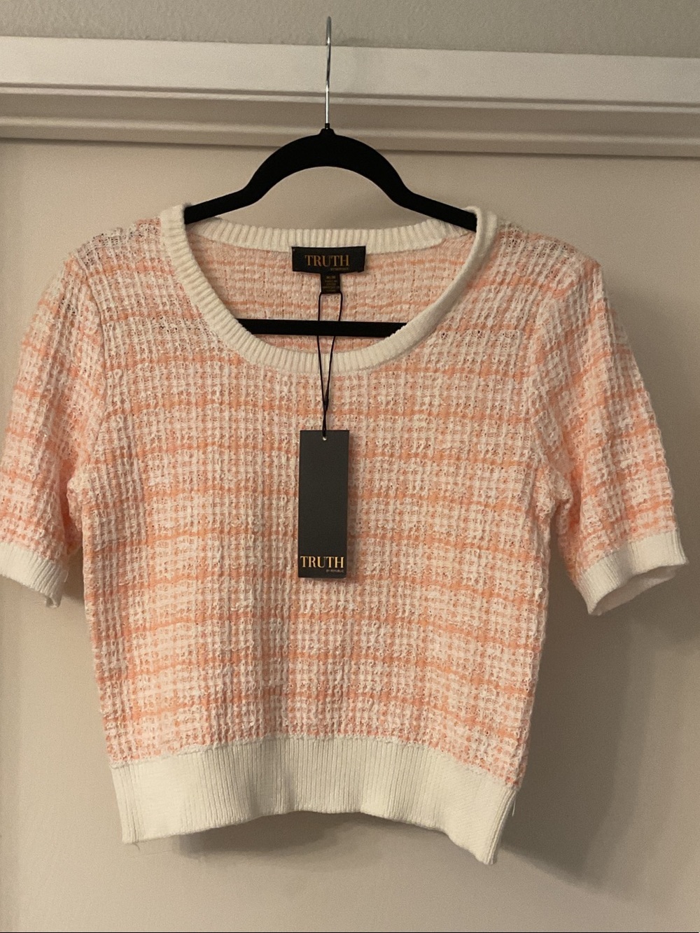 Truth Peach and White Textured Knit Short Sleeve Sweater